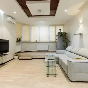 apartment-on-dragomirova.hotels-of-kiev.com/